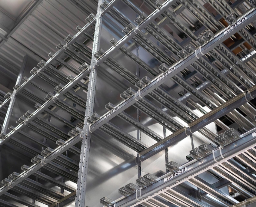 Pallet racks in warehosue