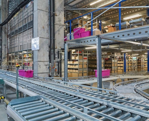 How to Integrate Automated Conveyor Systems with Your Existing Pallet Racking